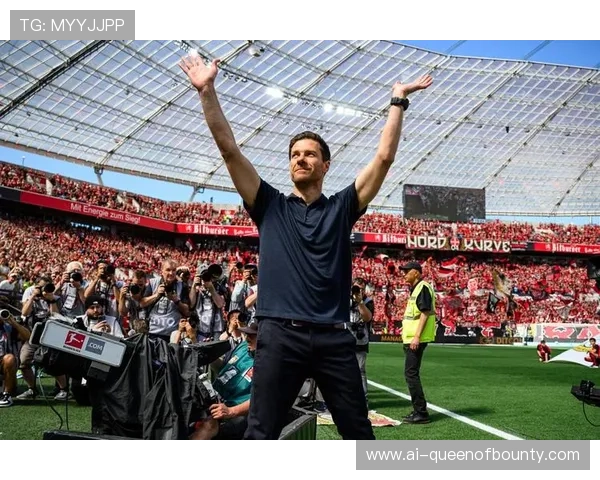 专访哈维·阿隆索：解析三后卫体系与欧冠多线作战平衡